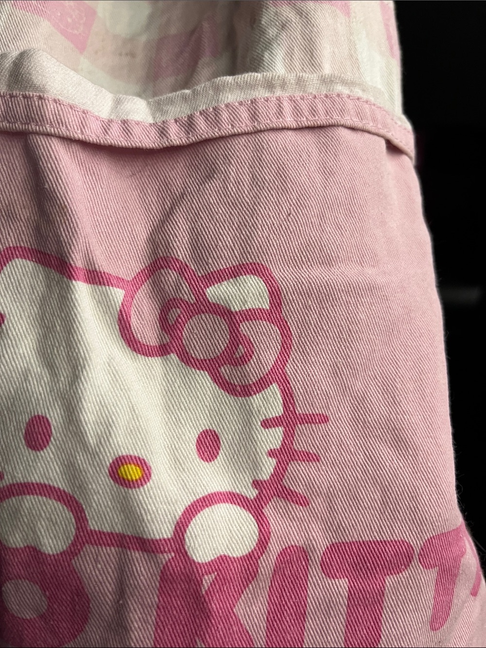Hello Kitty Apron - Picture 2 of 2